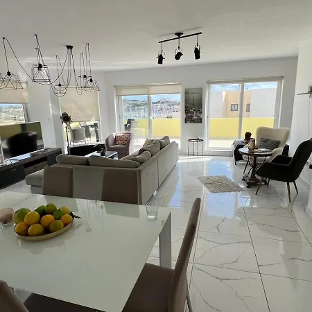 Lägenhet Renata's Three Bedrooms Penthouse With Sea View