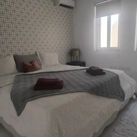 Renata's Three Bedrooms Penthouse With Sea View Gzira