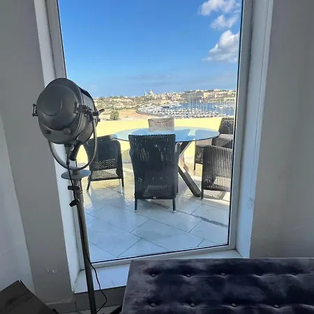 Renata's Three Bedrooms Penthouse With Sea View