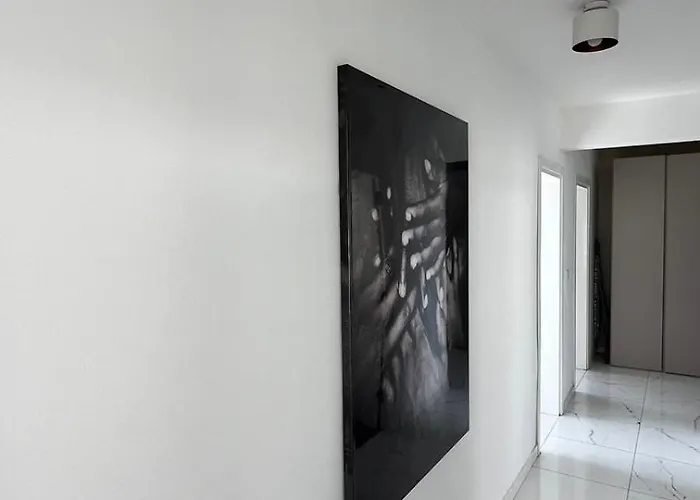 Renata's Three Bedrooms Penthouse With Sea View