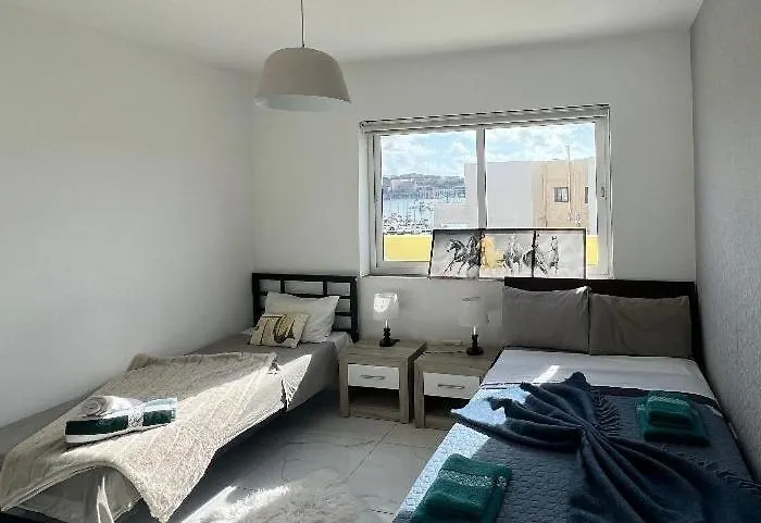 Renata's Three Bedrooms Penthouse With Sea View